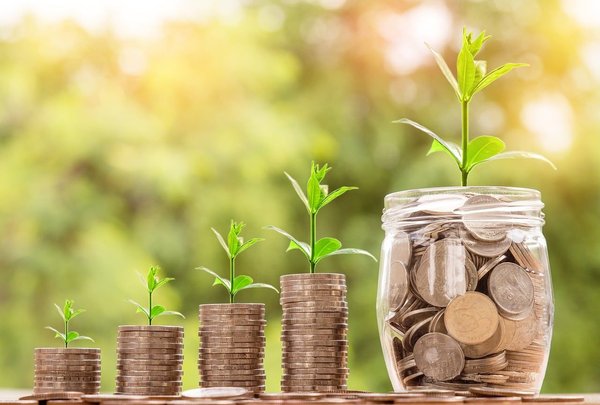 Épargner plus d'argent : Conseils et astuces pour un avenir financier sûr