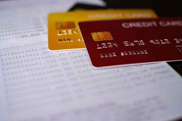 Peut-t-on avoir deux cartes bancaires gratuites en ligne ?